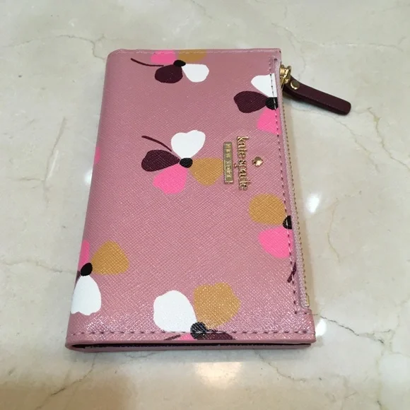 Kate Spade Wallet - Picture 4 of 8